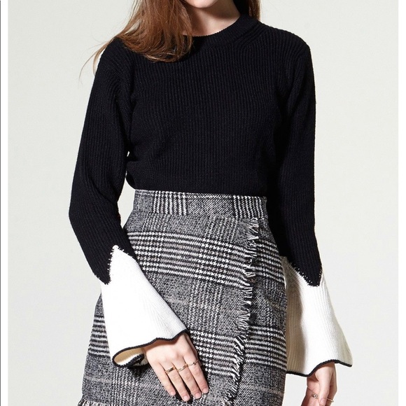 ‼️24 hr sale! Storets flare arm sweater - Picture 2 of 4